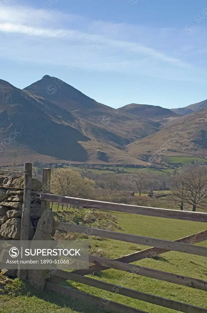 View through gateway across Newlands Valley to Causey Pike, Lake District National Park, Cumbria, England, United Kingdom, Europe