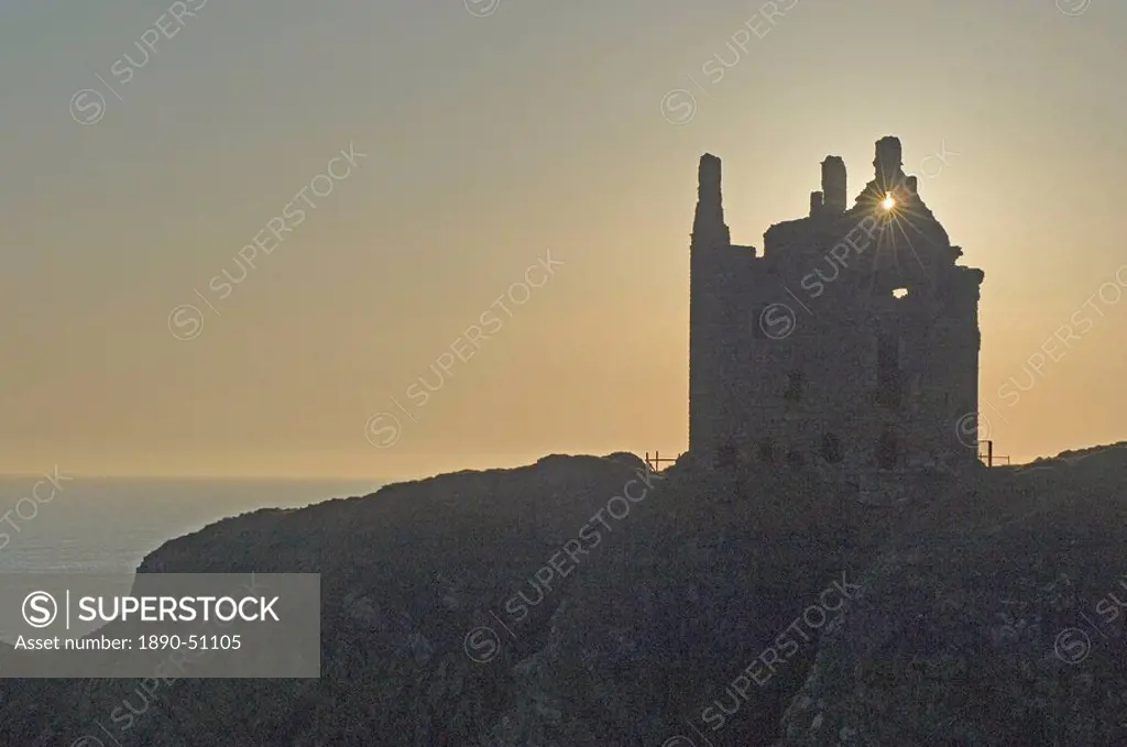 The 16th century clifftop Dunskey Castle, overlooking the Irish Sea, near Portpatrick, Dumfries and Galloway, Scotland, United Kingdom, Europe