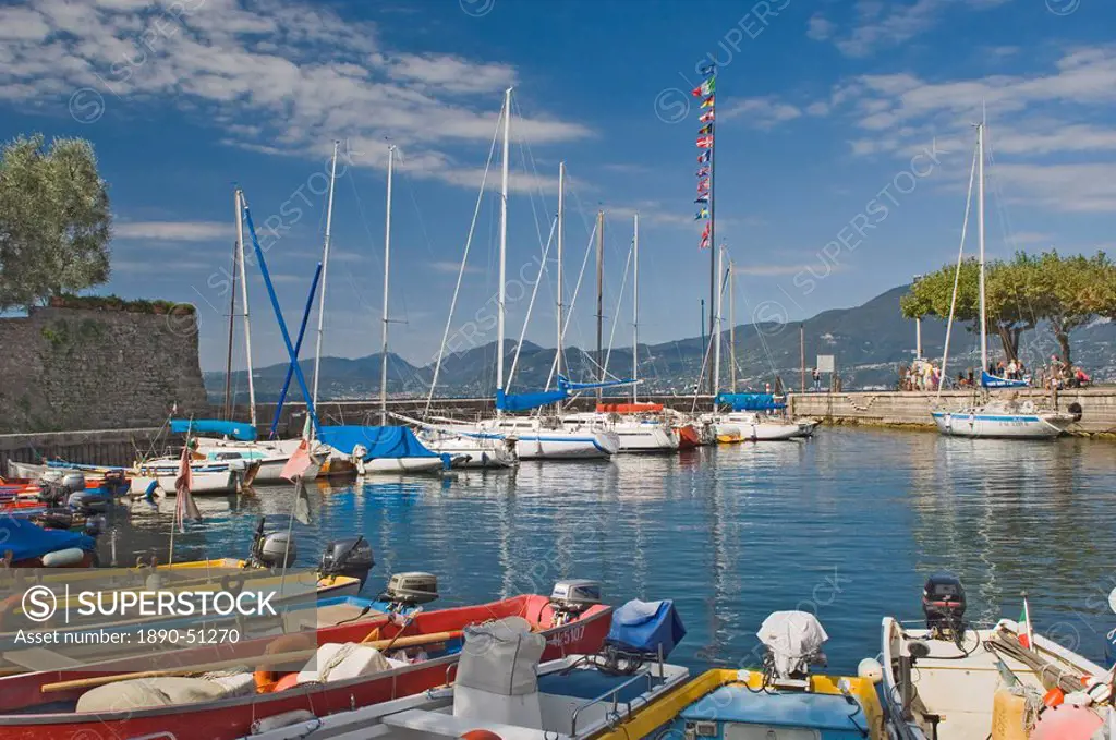 Boats in the harbour, Torre del Benaco, Lake Garda, Veneto, Italy, Europe