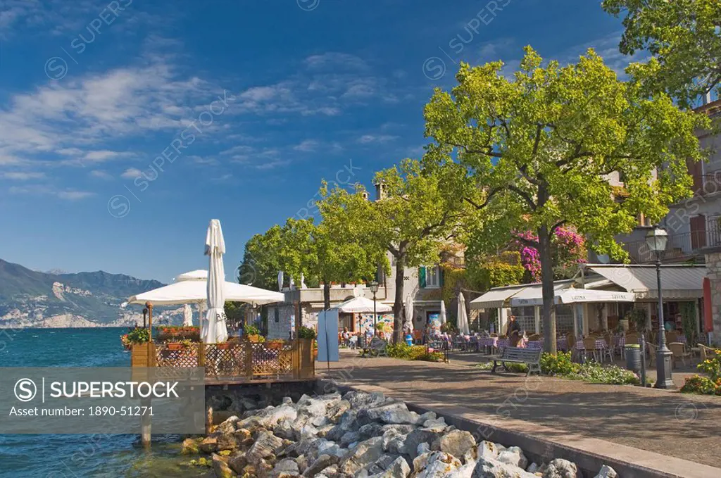 Promenade cafes, Torre del Benaco, Lake Garda, Veneto, Italy, Europe