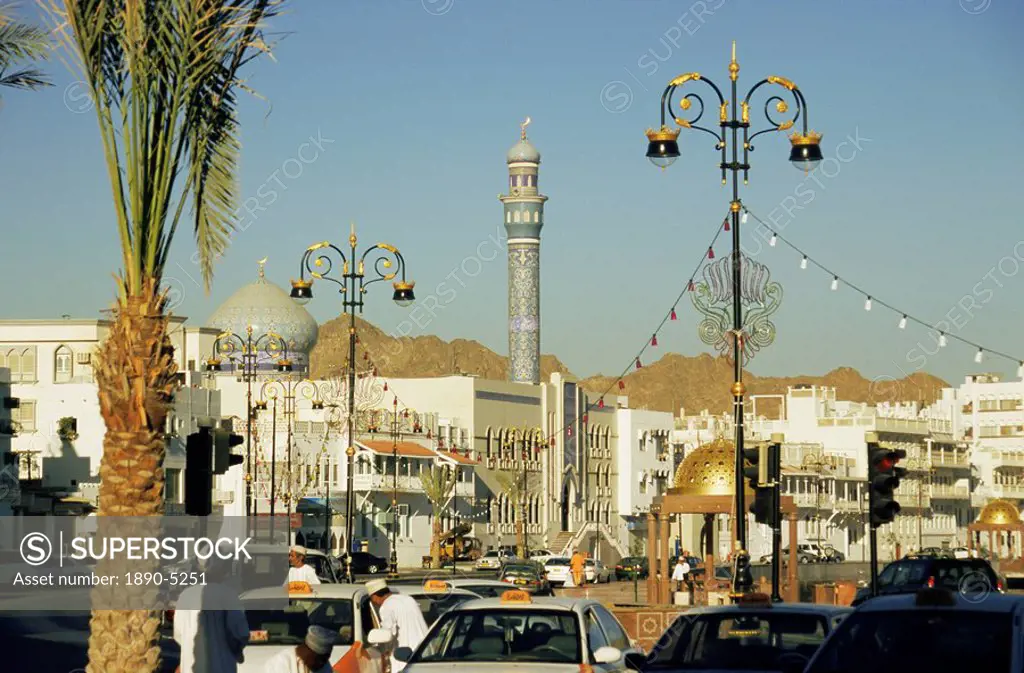 Taxi rank along Corniche Road, Muttrah, Muscat, Oman, Middle East