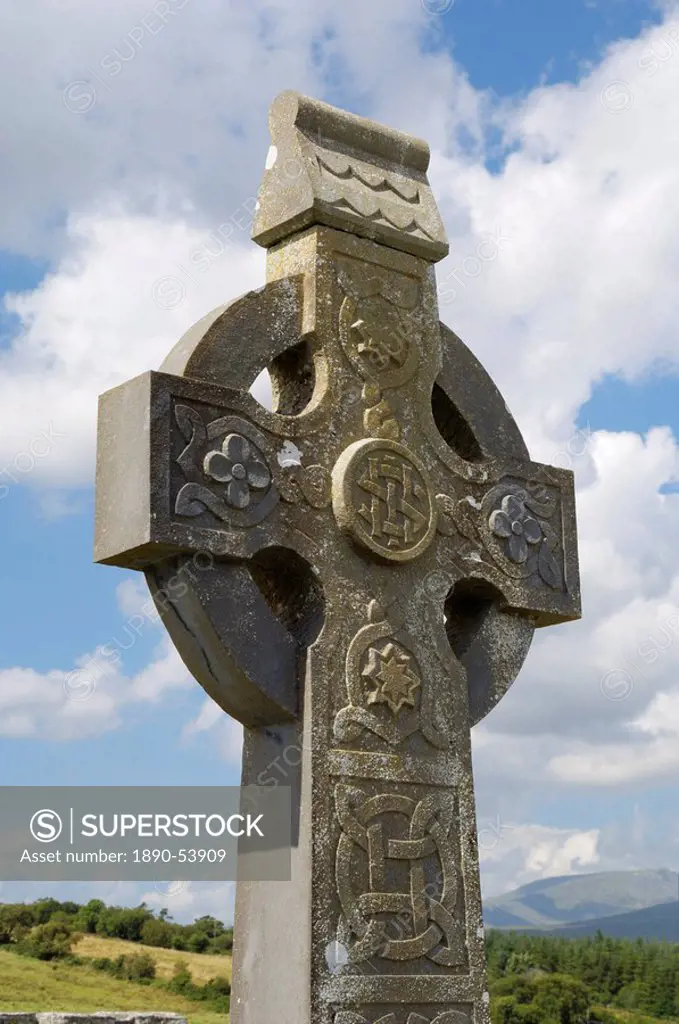 Celtic style cross, graveyard at Burrishoole Abbey, near Newport, County Mayo, Connacht, Republic of Ireland, Europe