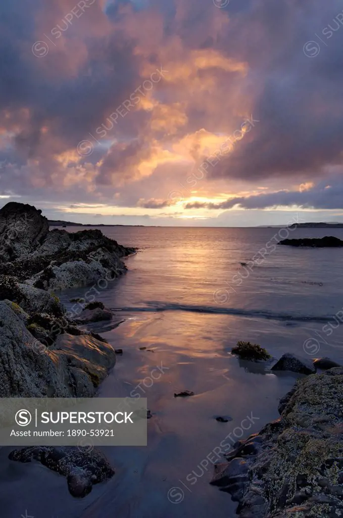 Beach at sunset, near Tully Cross, Connemara, County Galway, Connacht, Republic of Ireland, Europe
