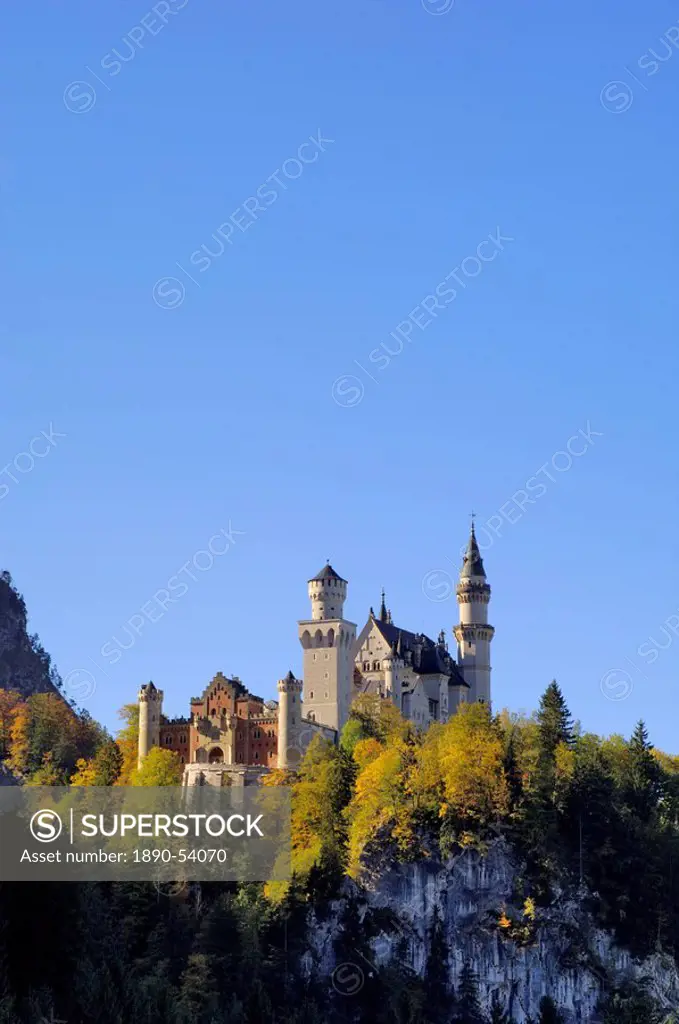 Schloss Neuschwanstein, fairytale castle built by King Ludwig II, near Fussen, Bavaria Bayern, Germany, Europe