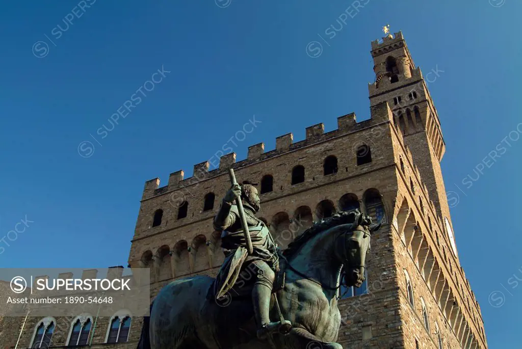 Statue of Cosimo I, Palazzo Vecchio, Piazza della Signoria, Florence, UNESCO World Heritage Site, Tuscany, Italy, Europe