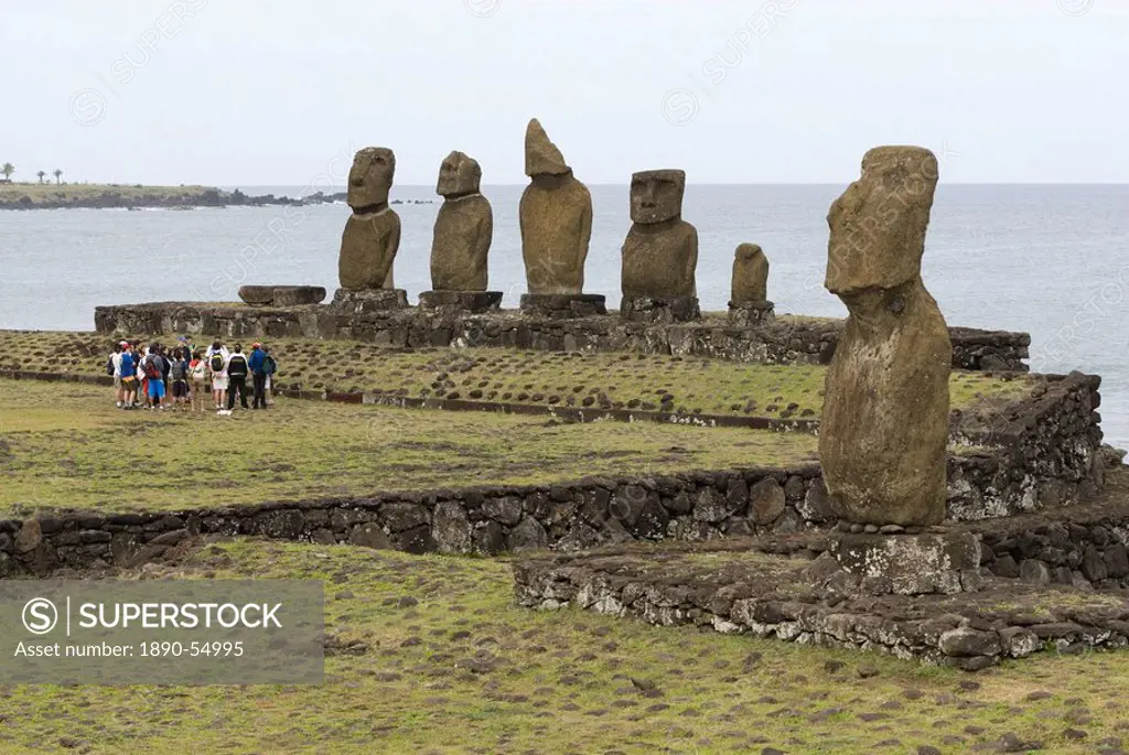 Ahu Vai Uri, Tahai Ceremonial Site, UNESCO World Heritage Site, Easter Island Rapa Nui, Chile, South America
