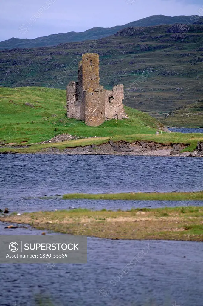 Ardwreck Castle, on the shores of Loch Assynt, Sutherland, Highland region, Scotland, United Kingdom, Europe