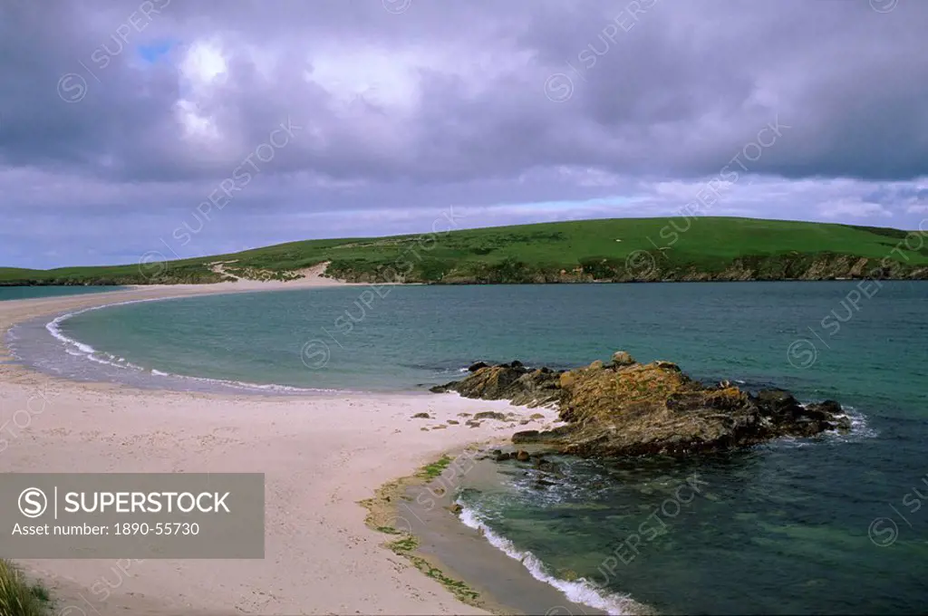 St. Ninian Isle sand tombolo, connecting St. Ninian to Mainland, South Mainland, Shetland Islands, Scotland, United Kingdom, Europe