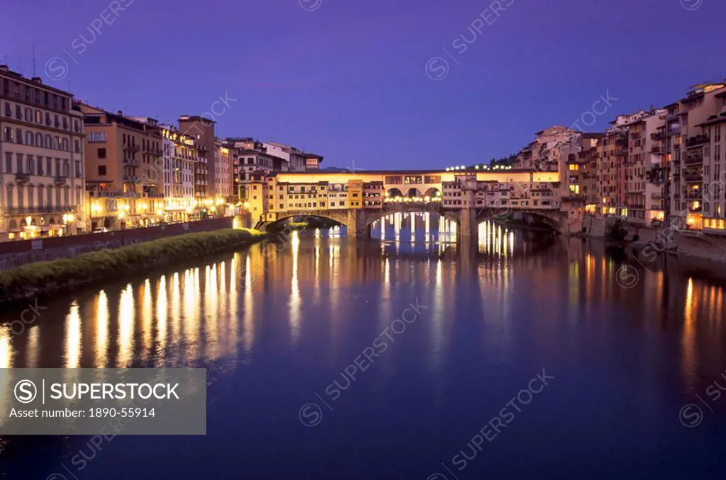 Ponte Vecchio Old Bridge over River Arno at dusk, Florence Firenze, Tuscany, Italy, Europe