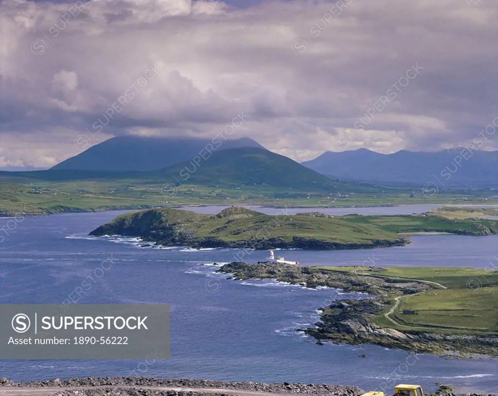 Lighthouse, Beginish Island and Doulus Bay, Valentia Island, Ring of Kerry, County Kerry, Munster, Republic of Ireland Eire, Europe