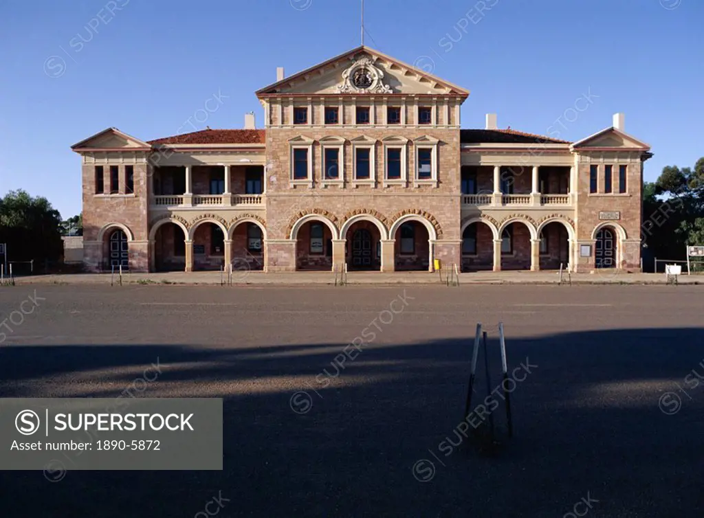 Town built in 1898 gold rush, now a virtual ghost town and museum, Coolgardie, Western Australia, Australia, Pacific
