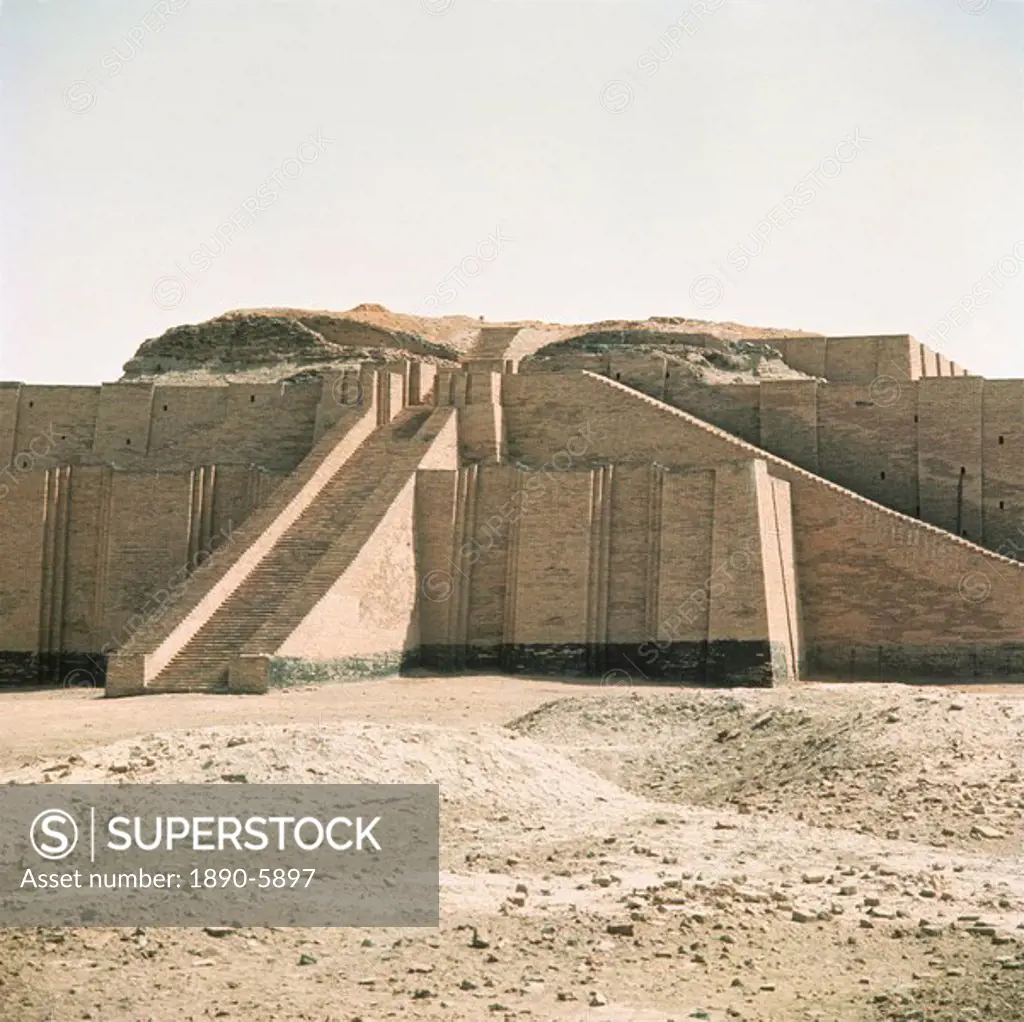 Ziggurat in Sumerian city dating from around 4500_400BC, Ur, Iraq, Middle East