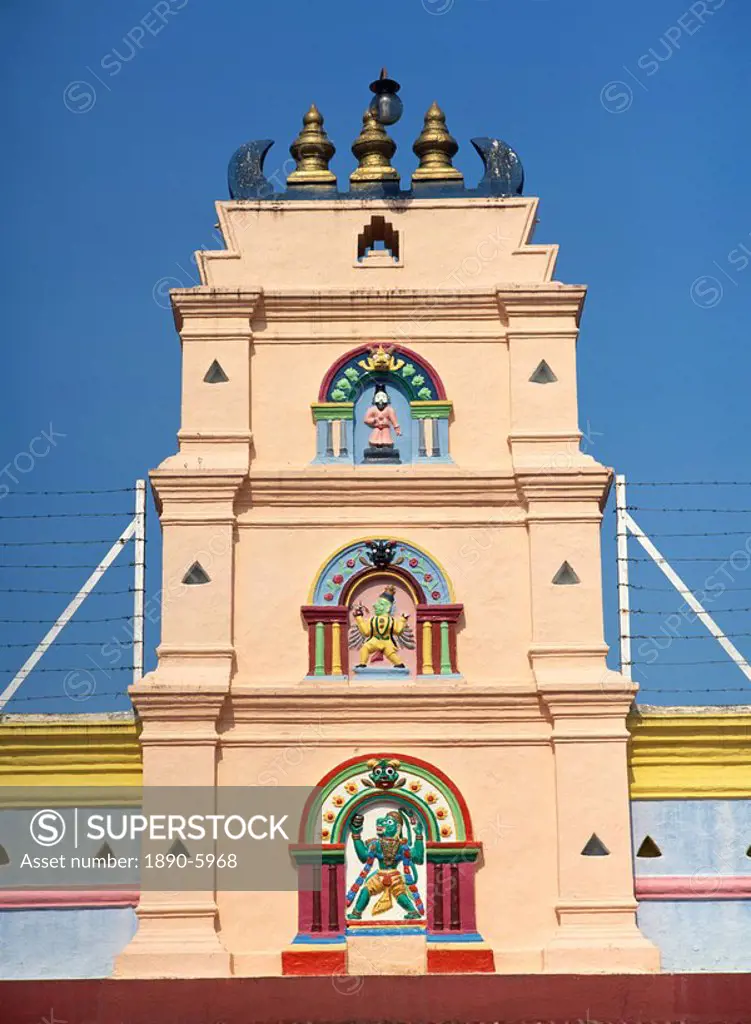 Tower of the Hindu Temple, Sri Pogyatha Vinoyagar in Chinatown, Melaka, Malaysia, Southeast Asia, Asia