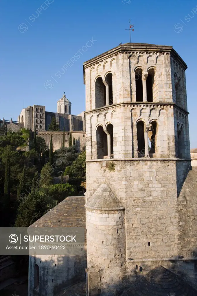Church of Sant Pere de Galligans now housing the Museu Arqueologic, and cathedral, from town wall, old town, Girona, Catalonia, Spain, Europe