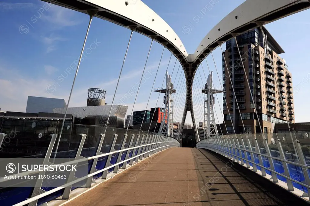The Lowry Bridge over the Manchester Ship Canal, Salford Quays, Greater Manchester, England, United Kingdom, Europe