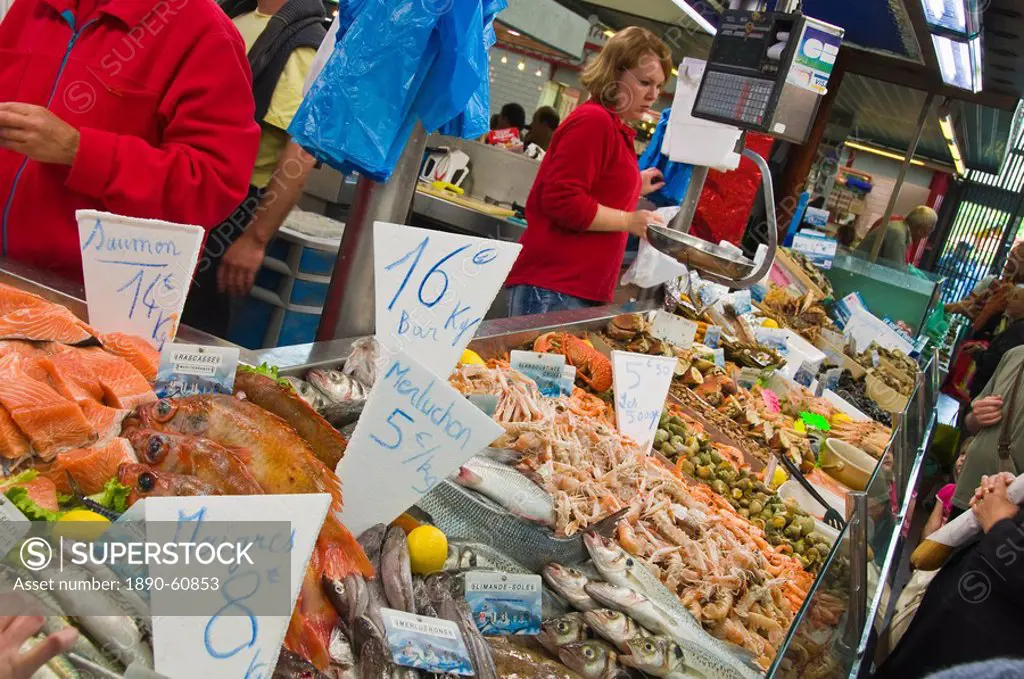 Fish stall at the covered market, Niort, Deux_Sevres, Poitou Charentes, France, Europe