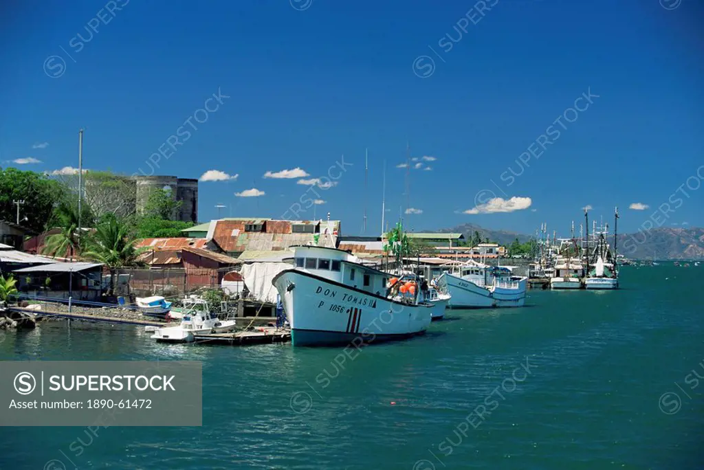 Fishing boats at Puntarenas on the mainland coast of the Gulf of Nicoya, north west area, Costa Rica, Central America