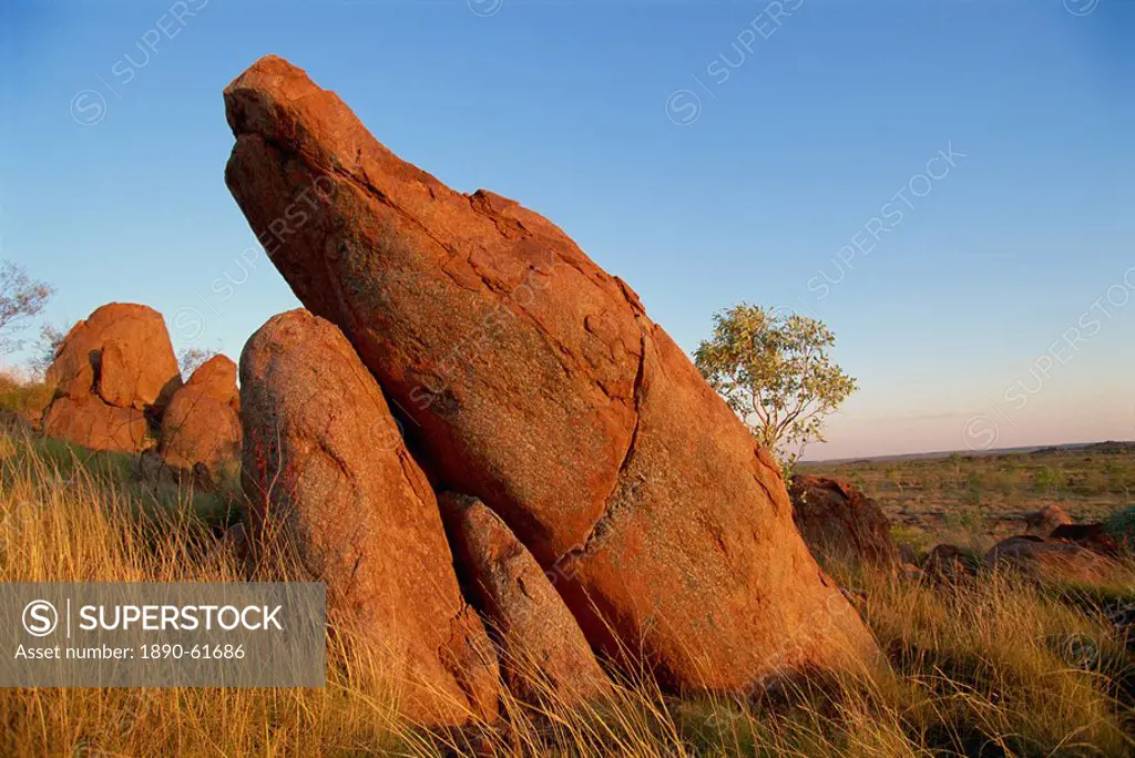 The Devil´s Pebbles, piles of granite boulders near the Stuart Highway, north of Tennant Creek, Northern Territory, Australia, Pacific