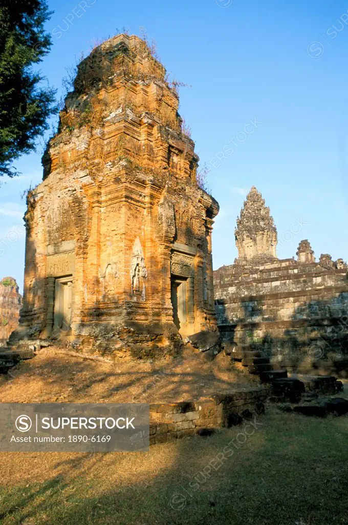 Tower at west and in background the central shrine of the Bakong Temple, Rolous group dating from 9th century, earliest of Angkor temples, Angkor,UNES...