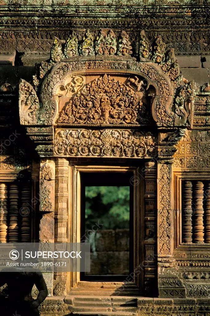 Finely carved doorway within temple of Banteay Srei, founded in 967 AD, Angkor, UNESCO World Heritage Site, Siem Reap, Cambodia, Indochina, Southeast ...