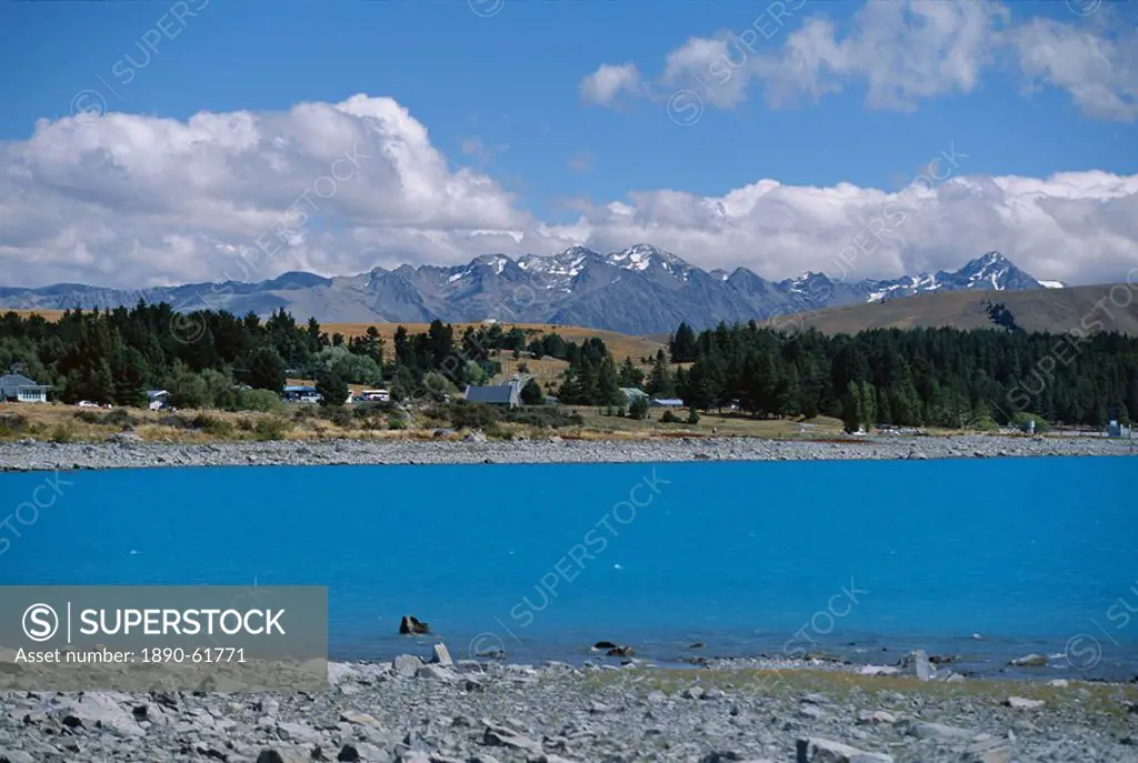 Glacial sediment causes blue colour in Lake Tekapo, mountains of the Southern Alps behind, Canterbury, South Island, New Zealand, Pacific