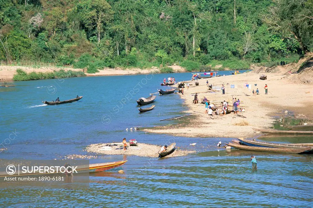 Villagers on banks of Nam Tha River, a tributary of the Mekong, south of Luang Nam Tha, northern Laos, Indochina, Southeast Asia, Asia