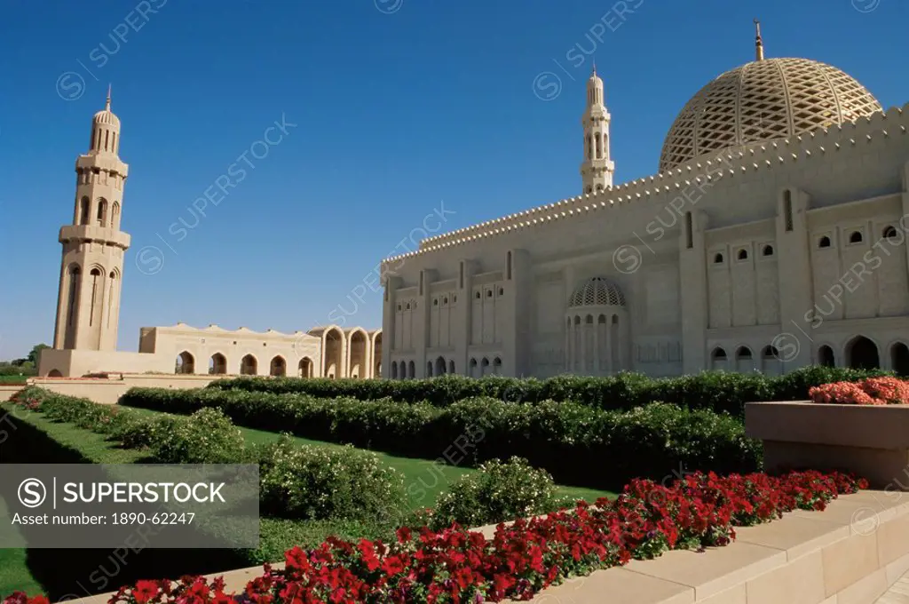 Sultan Qaboos Grand Mosque, built in 2001, with a prayer hall accommodating 20000, Ghubrah, Muscat, Oman, Middle East