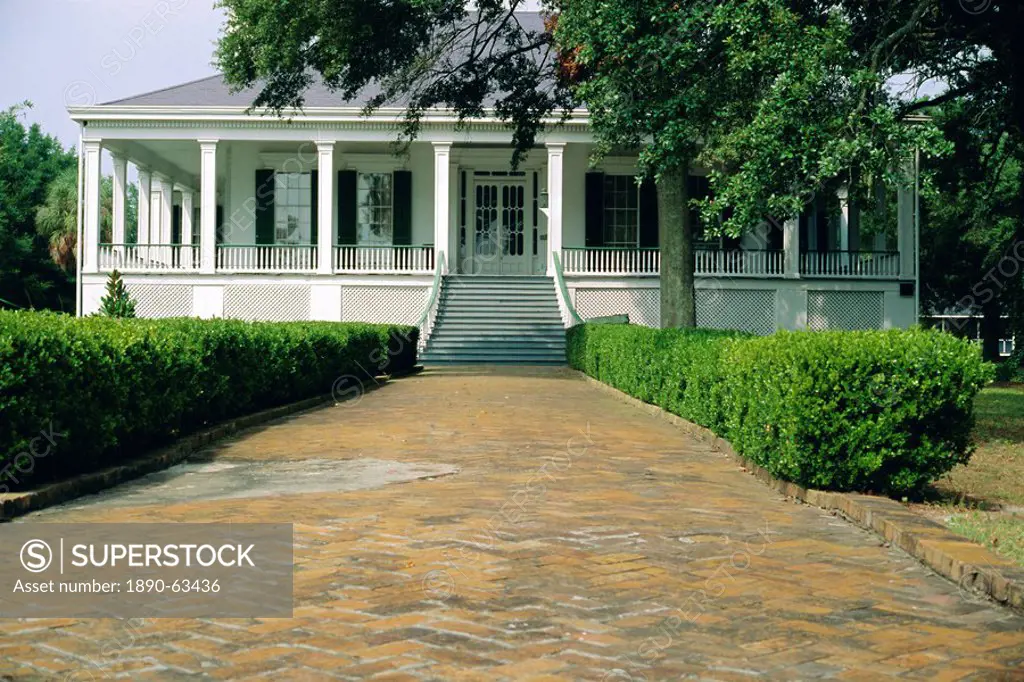 Beauvoir, a 19th century ante_bellum mansion, last home of Confederate President Jefferson Davis, Biloxi, Mississippi, USA, North America
