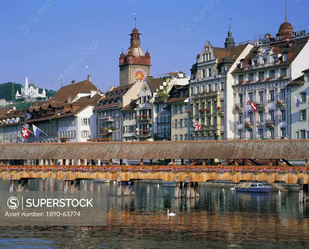 Kapellbrucke, covered wooden bridge, over the Reuss River, Lucerne Luzern, Switzerland, Europe