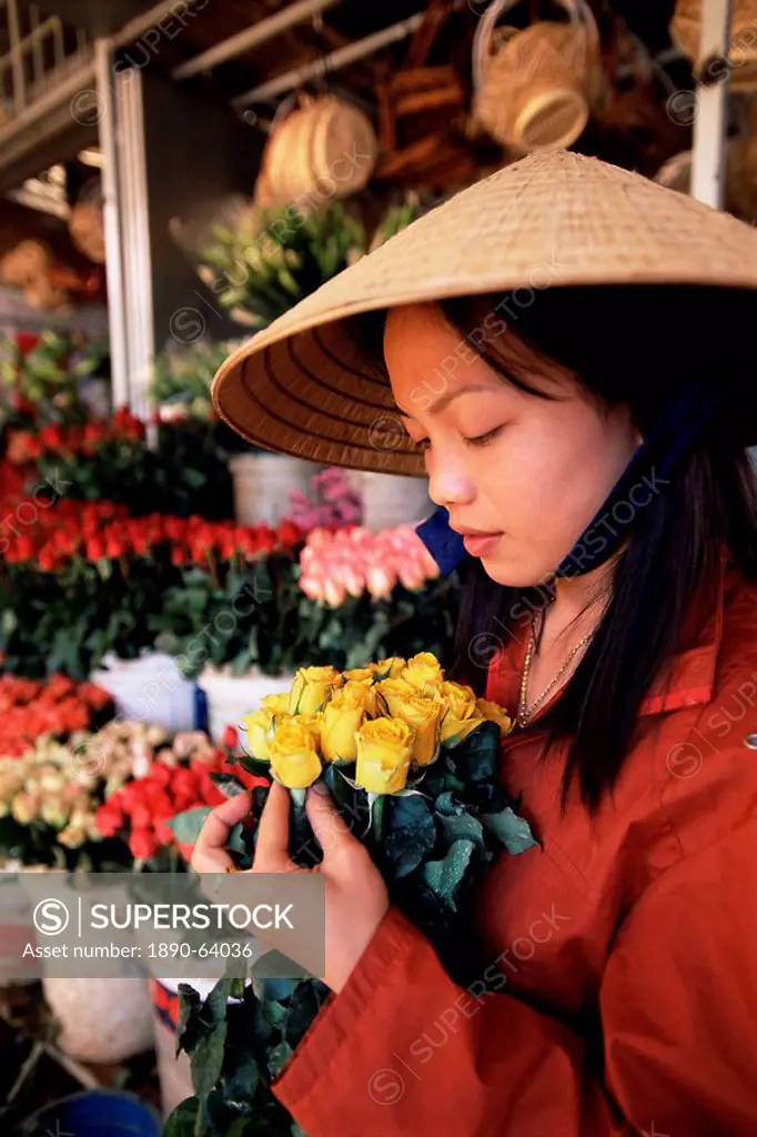 Portrait of a young woman selling roses, Dalat, Central Highlands, Vietnam, Indochina, Southeast Asia, Asia