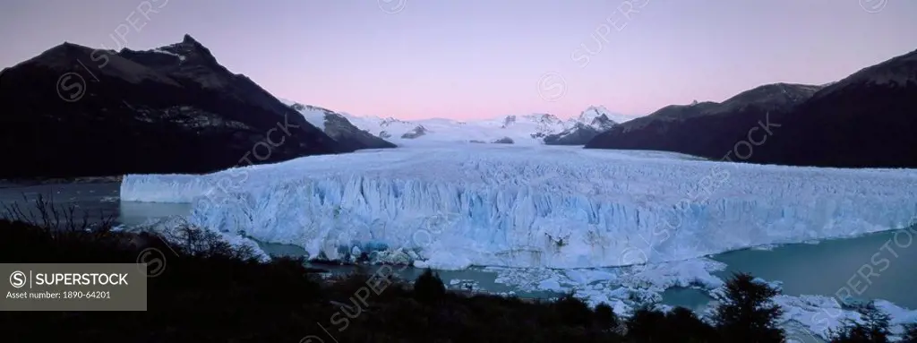 Perito Moreno glacier and Andes mountains, Parque Nacional Los Glaciares, UNESCO World Heritage Site, El Calafate, Argentina, South America