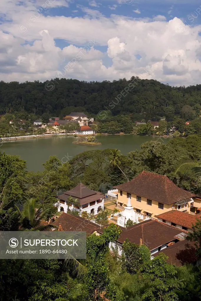 The Temple of the Tooth, housing the tooth relic of the Buddha, and Kandy Lake, Kandy, UNESCO World Heritage Site, Sri Lanka, Asia