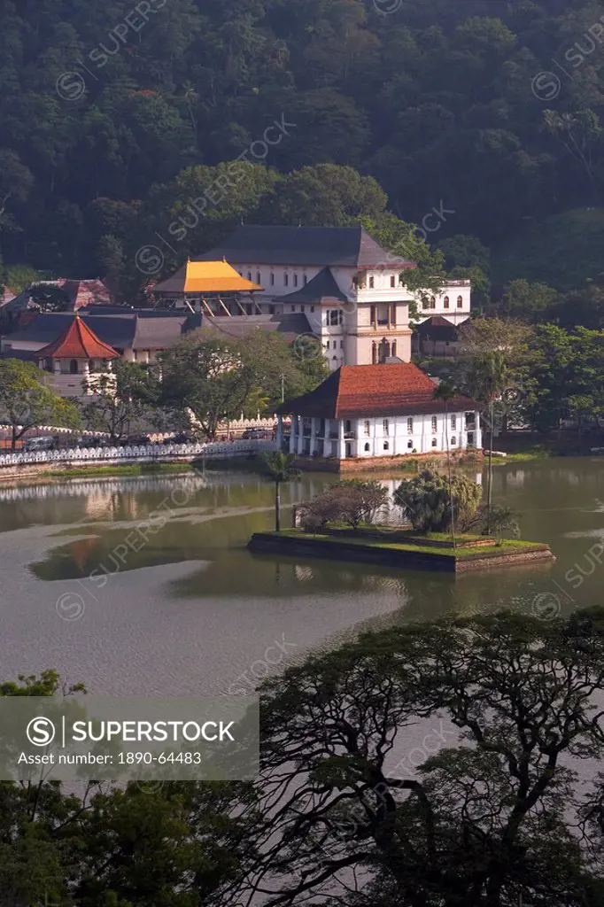 View over Kandy Lake to the Temple of the Tooth, Kandy, UNESCO Heritage Site, Sri Lanka, Asia