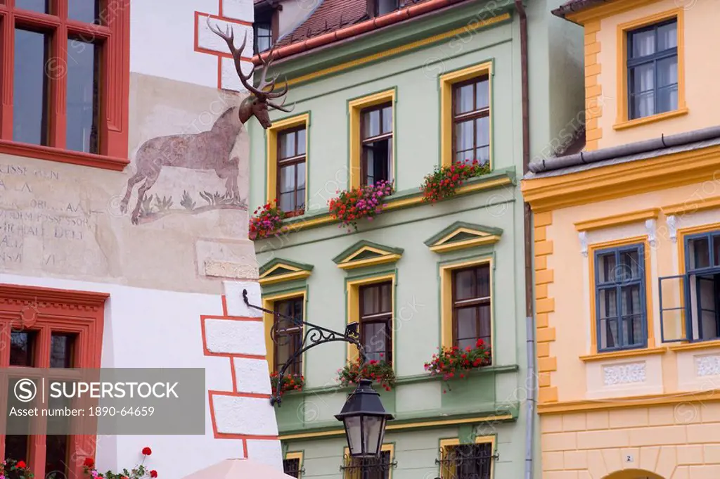 Piata Cetatii, detail of houses in the central square, lined with 16th century burgher houses in the medieval citadel, Sighisoara, UNESCO World Herita...