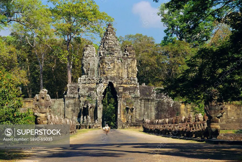 Gateway to the Bayon Temple complex, Angkor, Siem Reap, Cambodia
