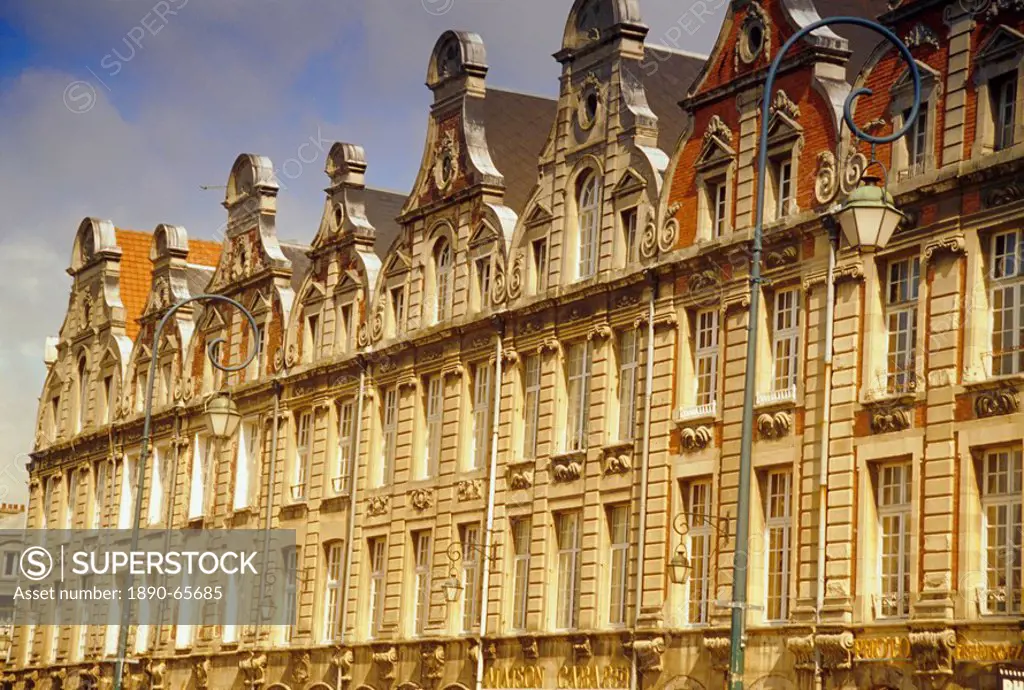 Flemish buildings from the 17th and 18th centuries, Places des Heros, Arras, Pas_de_Calais, France, Europe