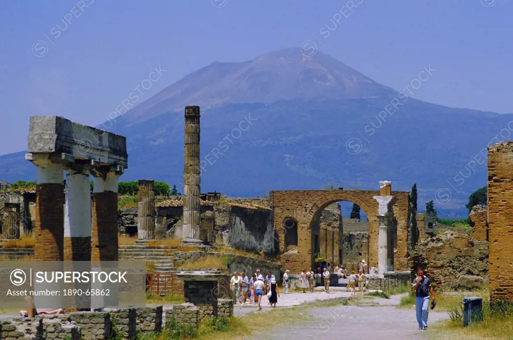 Pompeii, Mt. Vesuvius behind, Campania, Italy, Europe