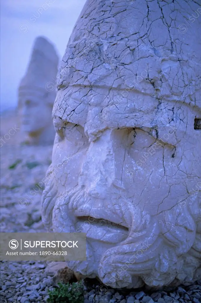 Ancient carved heads of gods on summit of Mount Nemrut, Nemrut Dagi Nemrut Dag, UNESCO World Heritage Site, Anatolia, Turkey, Asia Minor, Asia
