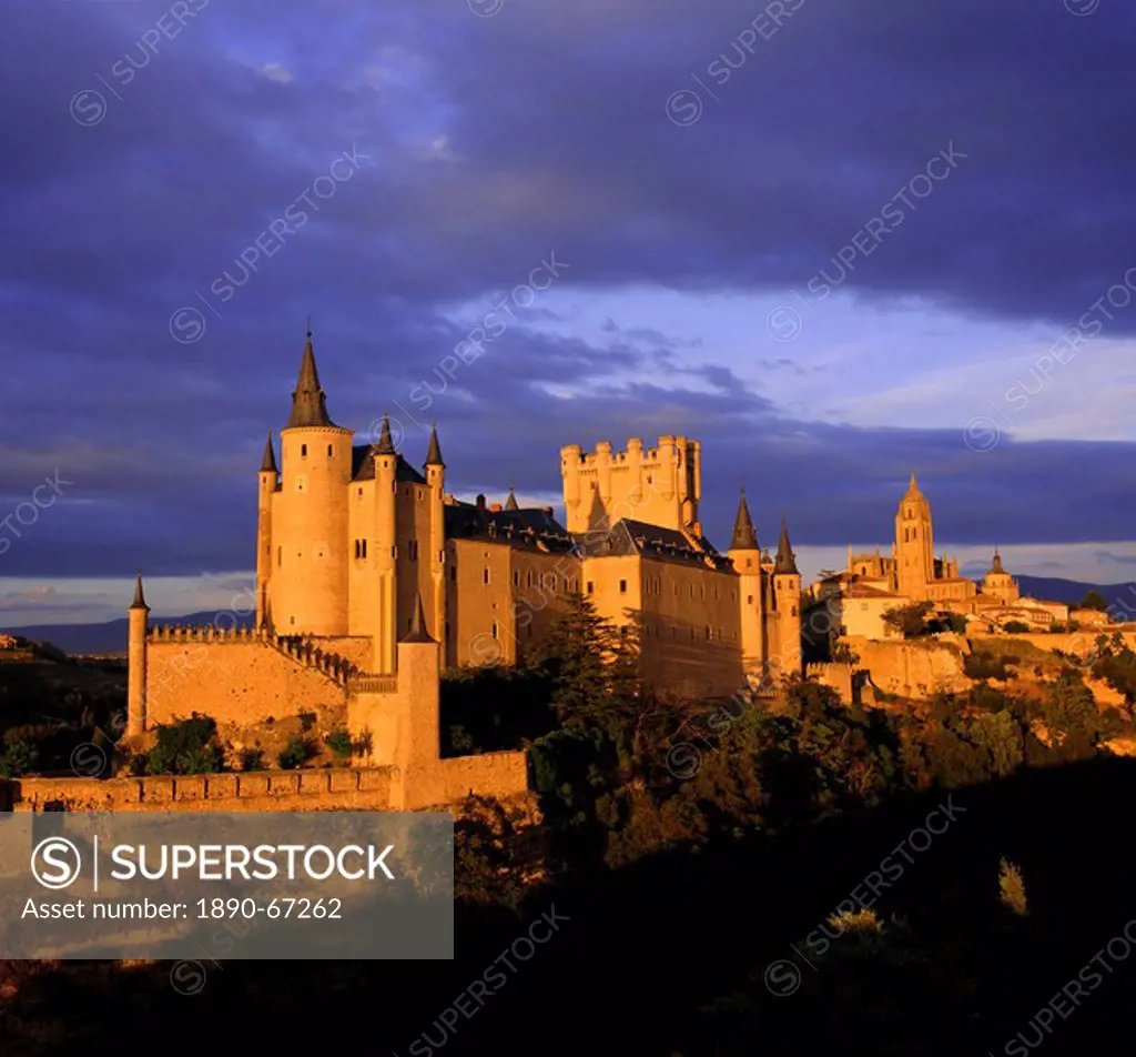 The Alcazar and Cathedral at sunset, Segovia, Castilla y Leon, Spain
