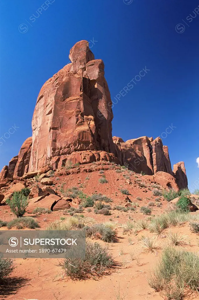 Towering cliffs, Monument Valley, border of Arizona and Utah, United States of America U.S.A., North America