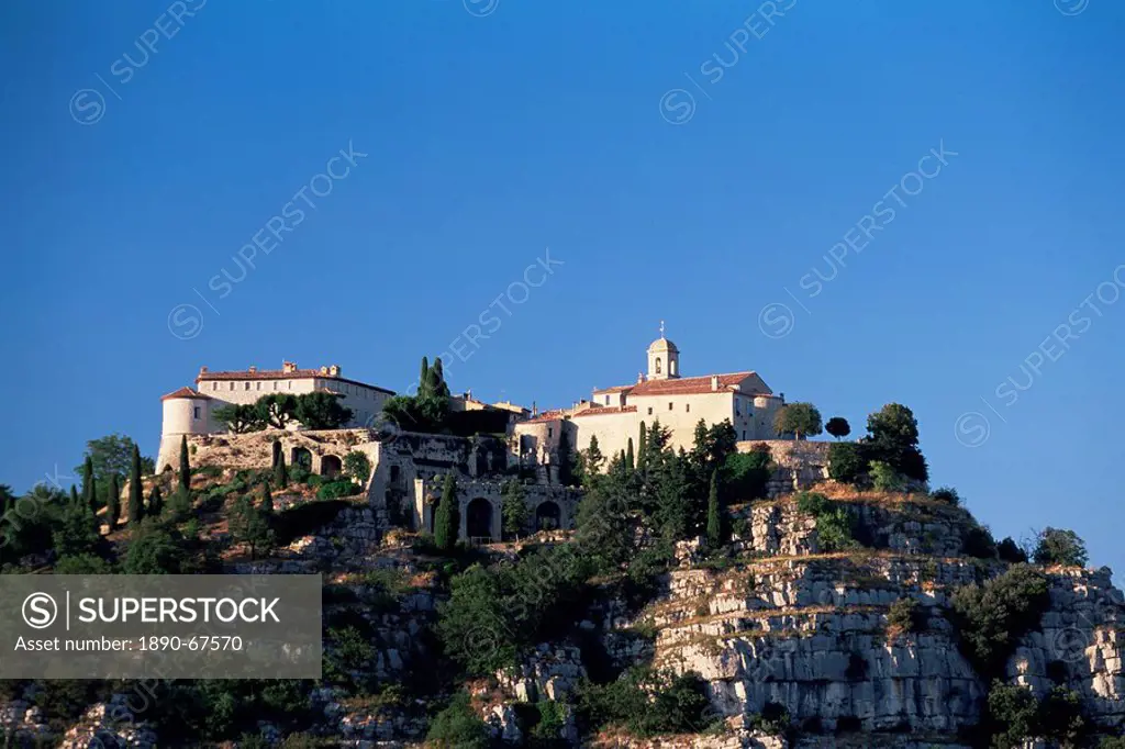 Clifftop village perched high above the Loup valley, Gourdon, Alpes_Maritimes, Provence, France, Europe