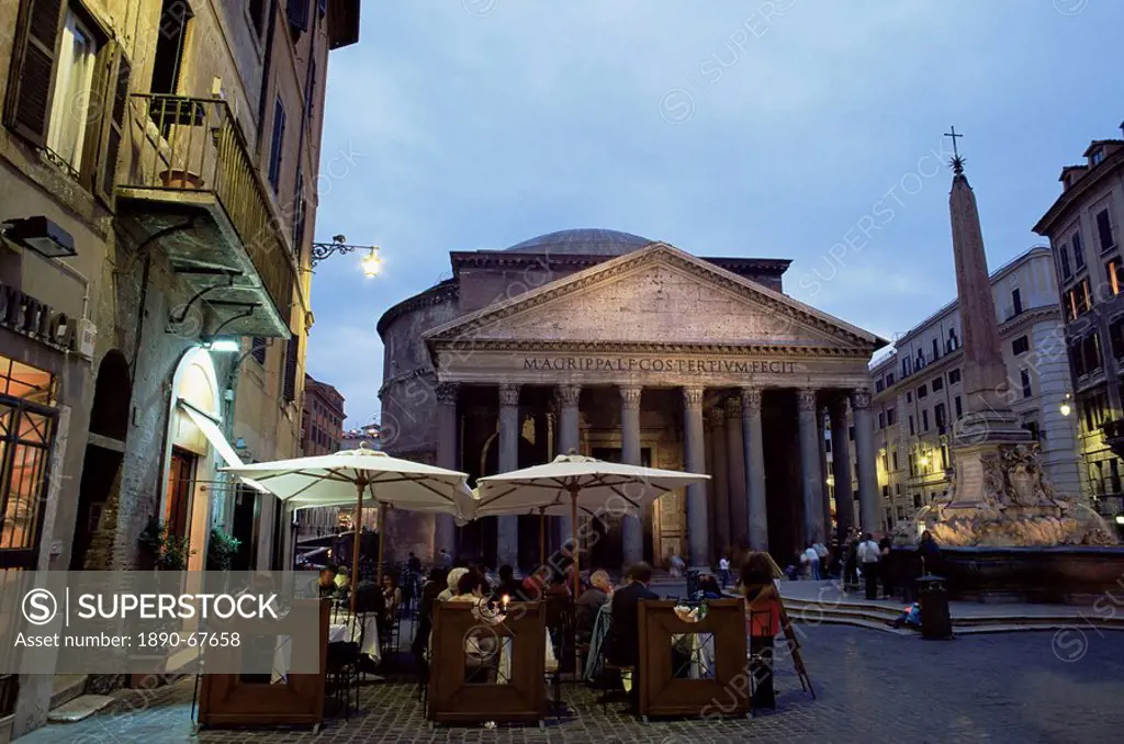 Restaurant and the Pantheon illuminated at dusk, Piazza della Rotonda, Rome, Lazio, Italy, Europe