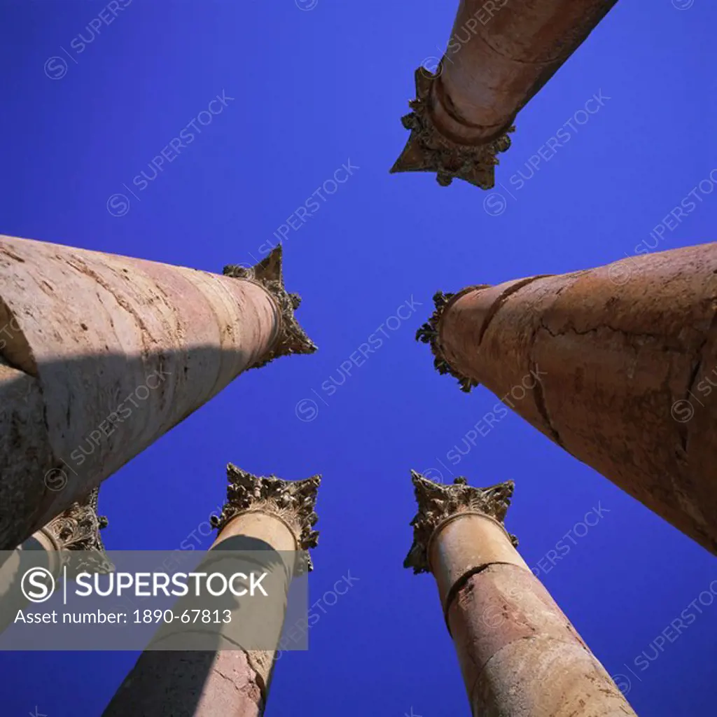 Peristyle of 13m tall columns, Temple of Artemis, 1st century AD city of the Roman Decapolis, Jerash, Jordan, Middle East