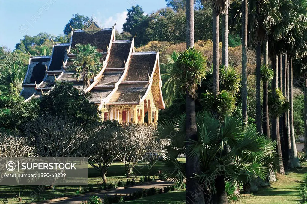 Wat Mai Suwannaphumaham and trees, Luang Prabang, UNESCO World Heritage Site, Laos, Indochina, Southeast Asia, Asia