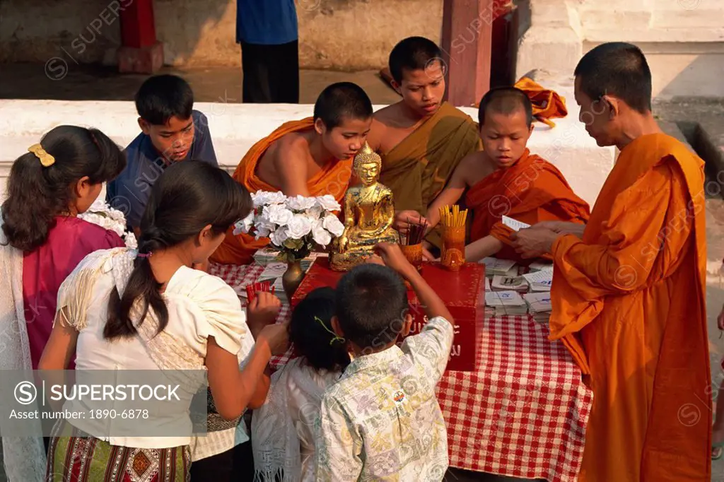 Lao New Year Pimai, Wat Mai, Luang Prabang, Laos, Indochina, Southeast Asia, Asia