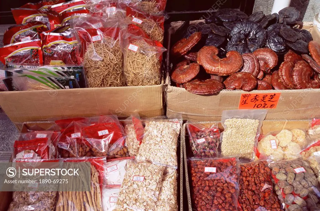 Display of dried seafood, Des Voeux Road West, Hong Kong Island, Hong Kong, China, Asia