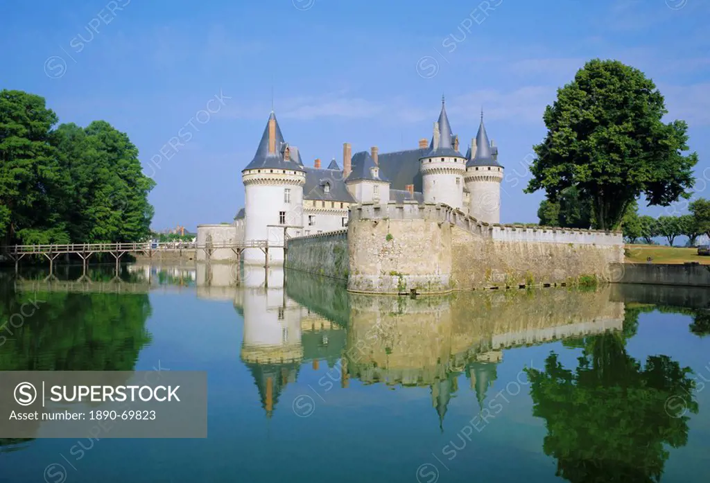 Chateau Sully_sur_Loire, the Loire Valley, Centre, France, Europe