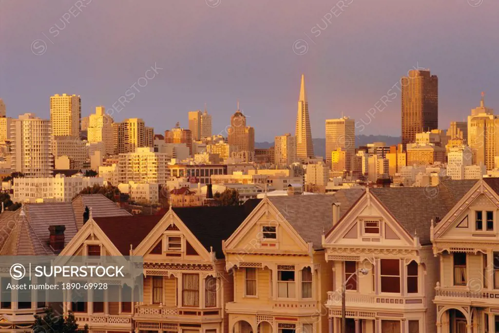 The ´Painted Ladies´, Victorian houses on Alamo Square, San Francisco, California, USA