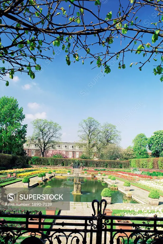 Sunken Garden, Kensington Gardens, London, England, United Kingdom, Europe
