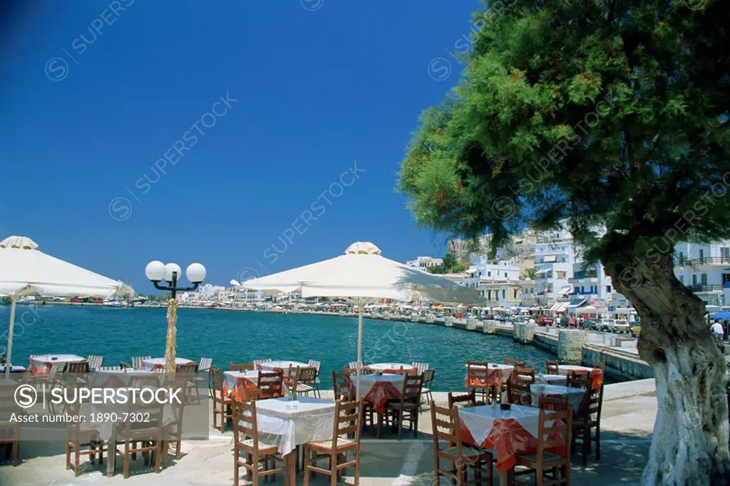 Harbourside outdoor restaurant, Naxos, Cyclades Islands, Greek Islands, Greece, Europe